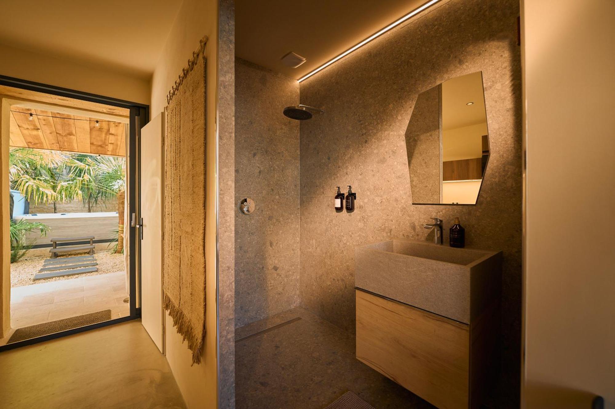 Suite Atypique - Jacuzzi Privatif En Centre Ville De Cognac Zewnętrze zdjęcie